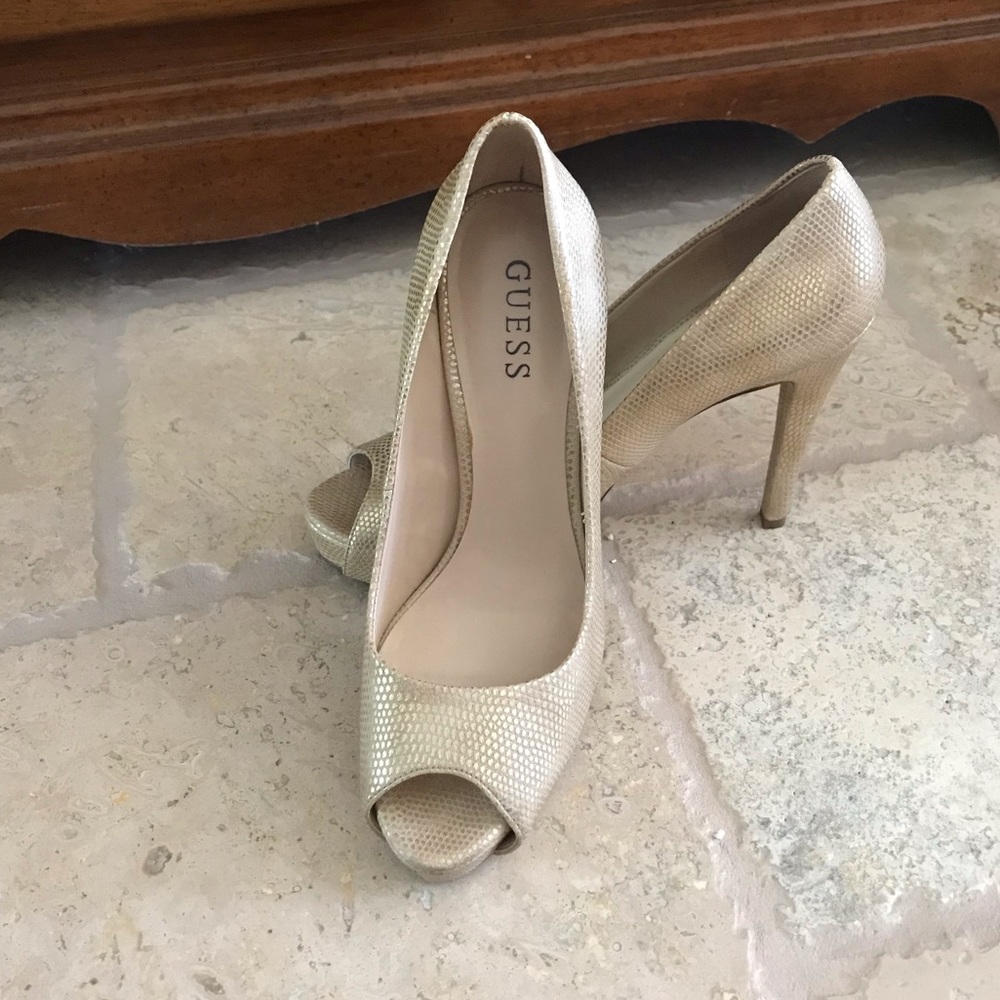 Gold Guess Peep-toe heels
